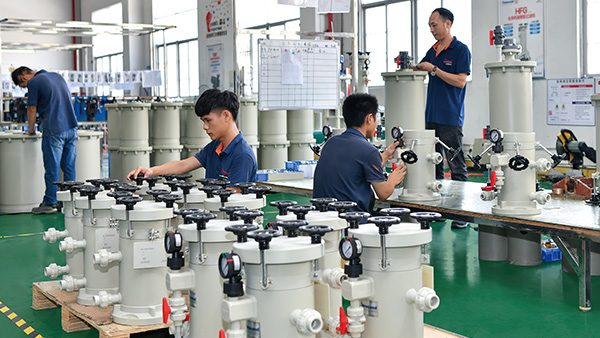 電鍍過濾機(jī)清灰的方法？創(chuàng)升耐腐蝕泵來告訴您